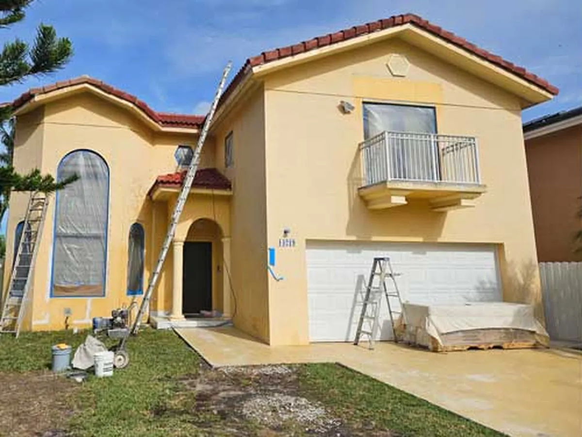 Exterior painting before photo of a home in Merritt Island, FL