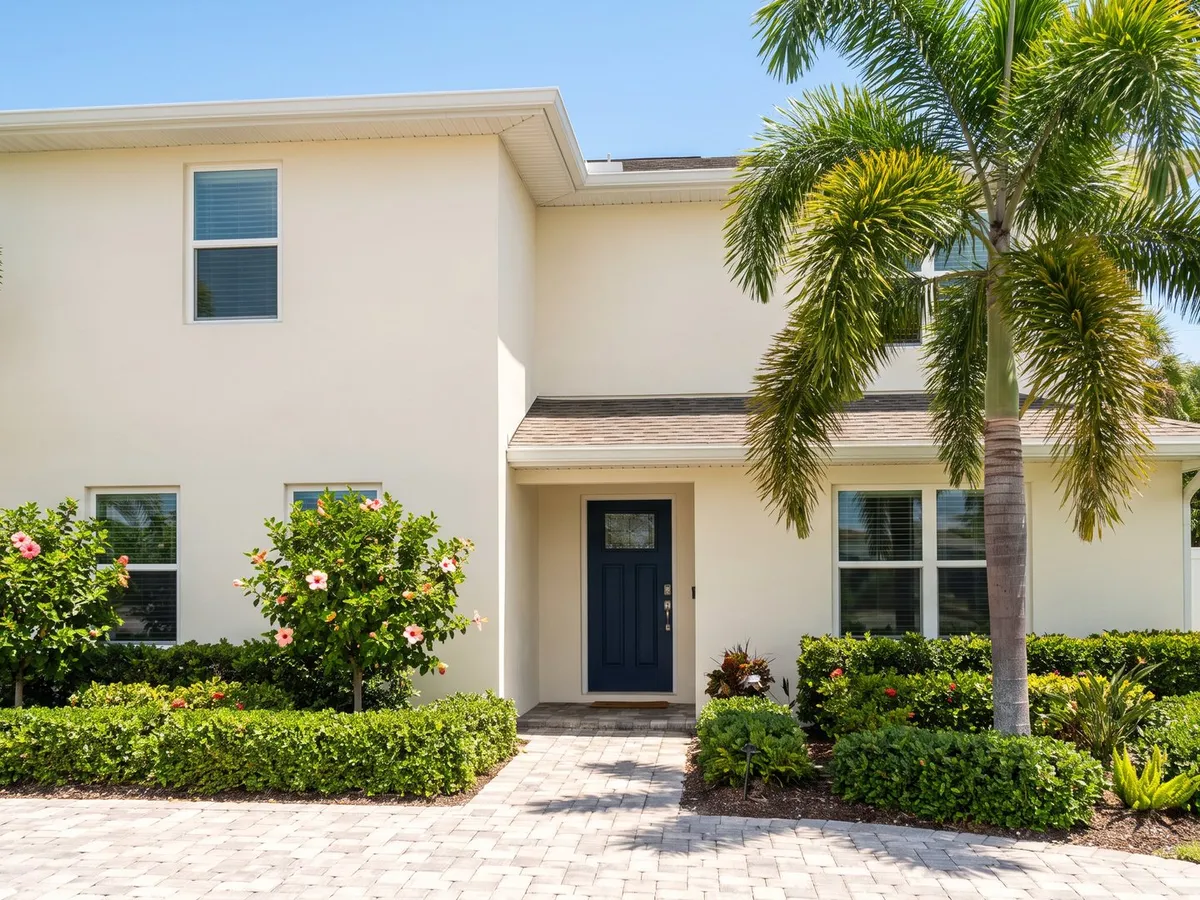 Freshly painted Florida home exterior in Satellite Beach, FL by Pro Touch Painting