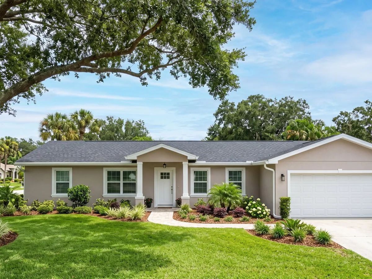 Freshly painted Florida home exterior in Titusville, FL by Pro Touch Painting